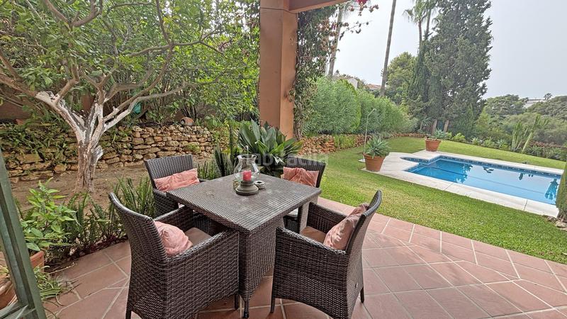 Foto 5500f558-5450-486c-bf98-8cff241c8ab9. Casa pareada en sitio de Calahonda, de campos de golf, 10 min. playa en Mijas