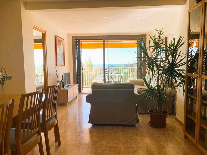 Foto fdf3ab1d-ceec-4bb5-a2c6-33f4e7b135e2. Piso primera línea de mar en Barri de Mar Vilanova i la Geltrú