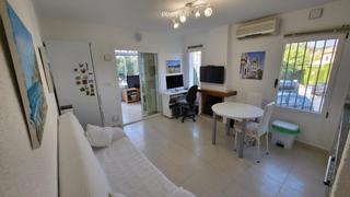 Casa aparellada a Pedreguer. Cerca del club de golf la sella y del jardín botánico.