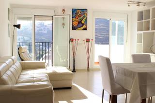 Penthouse in Nueva Torrequebrada. Frente a un parque que tiene kiosco y restaurante