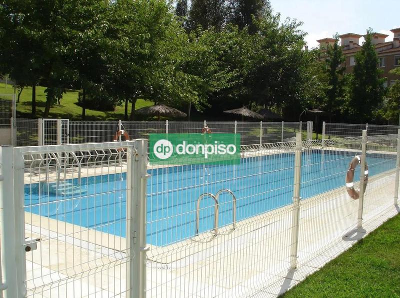 Foto ce9ba508-bcc1-4969-a6fd-44ebde95cf51. Affitto casa bifamiliare con riscaldamento parcheggio piscina in Cáceres