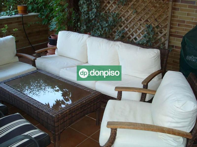 Foto 5a54f654-350f-45f4-ba80-7b3461eb022c. Lloguer casa aparellada amb calefacció aparcament piscina a Cáceres