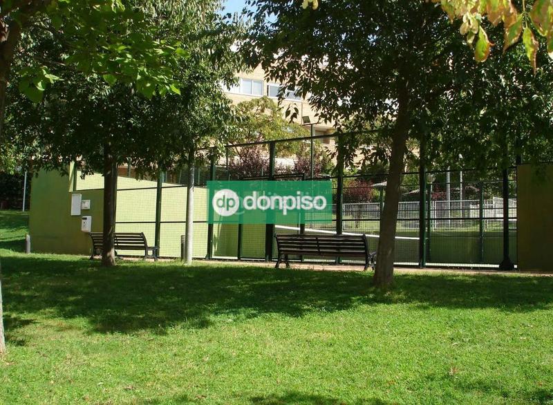 Foto 79e309af-a0e0-40f7-8e87-bde696f758a7. Lloguer casa aparellada amb calefacció aparcament piscina a Cáceres