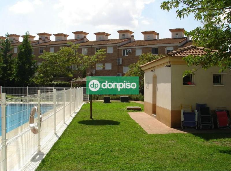 Foto 2f04573a-98a3-4af7-882a-8a6490b60b3d. Location maison jumelée avec chauffage parking piscine dans Cáceres