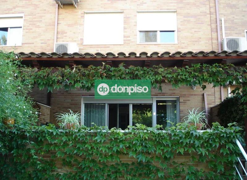 Foto 4a0e4592-61c8-43dd-8919-ce89877e9fd6. Rent towny house with heating parking pool in Ruta de la Plata Cáceres