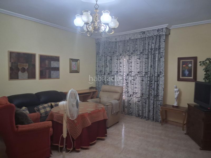 Foto 04ff172e-f73b-4bc7-b277-16d2e834b1a0. Casa aparellada amb aparcament a Baeza