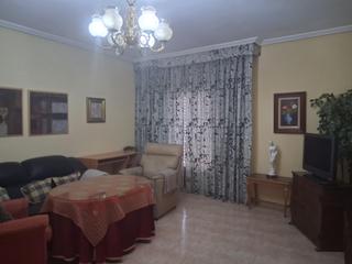 Maison jumelée à Baeza. En el centro de baeza junto a escuela de arte