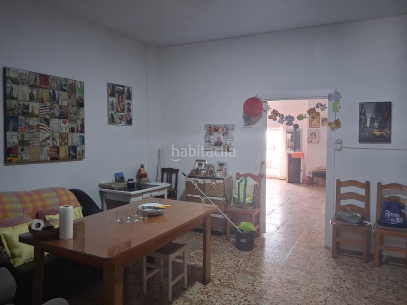 Foto bd464a3d-ff84-4094-8adc-77bd4e87428b. Casa aparellada amb aparcament a Baeza