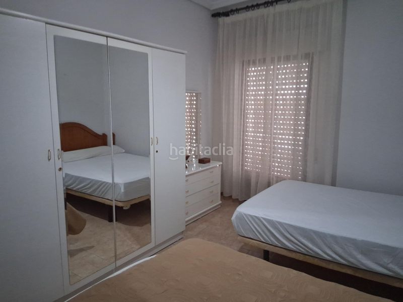 Foto d17c4e0f-24a2-4608-a112-8fa7c9f41e71. Casa aparellada amb aparcament a Baeza