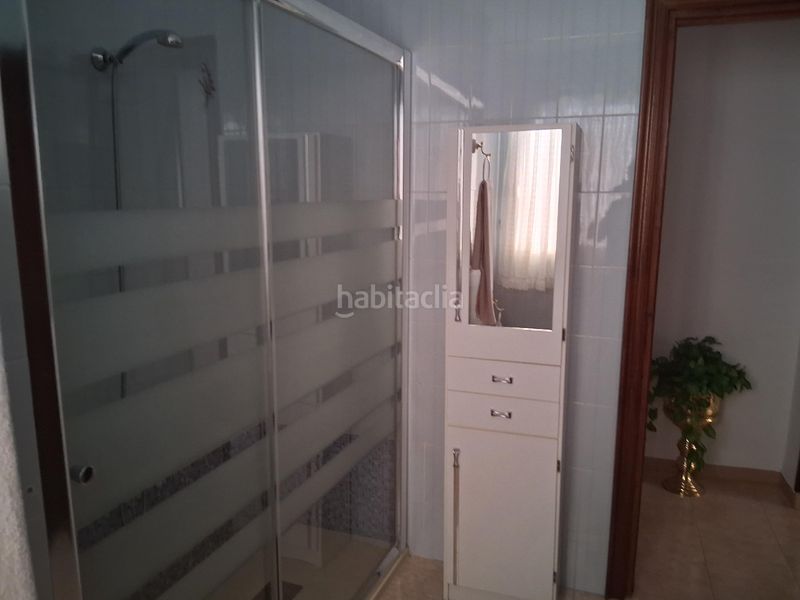 Foto f2ffb3d1-e89d-47ef-9b21-e8132de5a1ac. Casa aparellada amb aparcament a Baeza