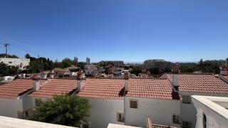 Casa aparellada a Arroyo de la Miel. A 4 min. andando a la estación de tren y  comercios