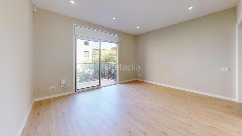 Foto a6d3bb50-4ce4-4418-8cfe-b9aebbabef04. Appartement dans El Camp de l´Arpa del Clot Barcelona