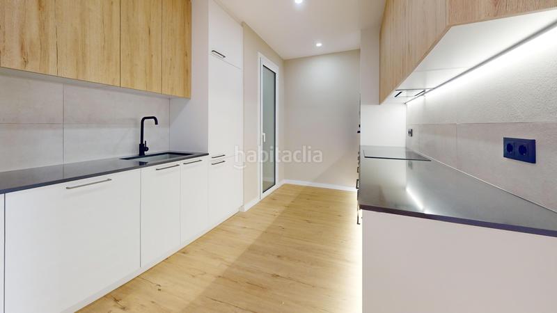 Foto bd936734-12b0-4238-a221-48a38f8940fc. Appartement dans El Camp de l´Arpa del Clot Barcelona