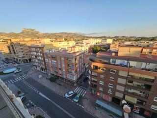 Appartement à Plaza Castelar - Mercado Central. Piso con ascensor en la misma gran avenida  est. bus
