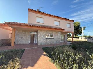 Chalet en Bellvei. En la urb. baronia de bellvei.