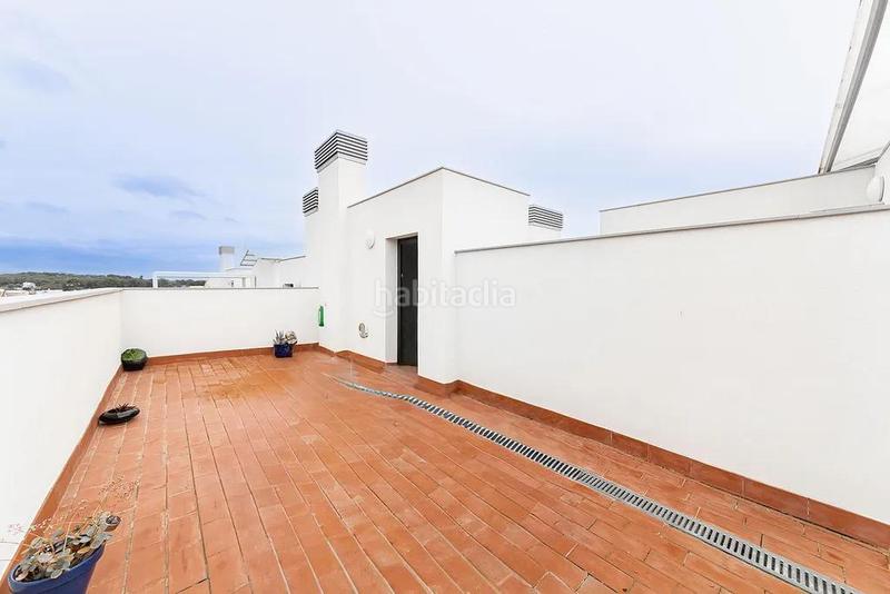 Foto 8836683f-98cb-48bb-865a-95510843c446. Dúplex amb calefacció aparcament piscina a Santa Maria-l´Eixample-Sud Sumella Cubelles