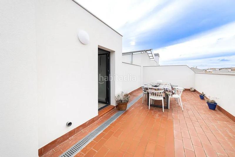 Foto ce1afe3c-eefb-4fd1-af17-c924a5b0e541. Dúplex amb calefacció aparcament piscina a Santa Maria-l´Eixample-Sud Sumella Cubelles