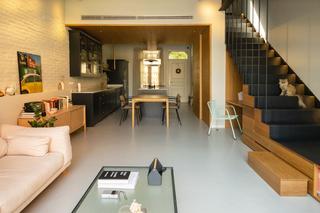 Casa aparellada a Sant Ramon - Maternitat. Comte gúell travessera de les corts
