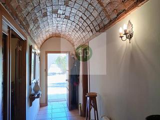 Mas à Carretera de Sevilla - Los Montitos. En la entrada de la antigua venta la masía.