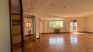 Appartement à Can Farrerons. Cerca de plaça de la republica