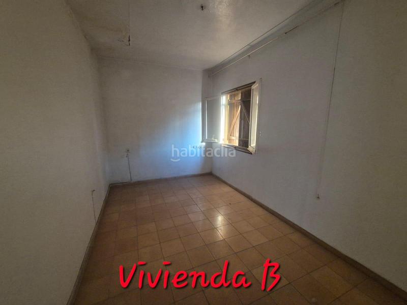 Foto 1ba8b3b6-d21f-45c2-88d4-628db5b97f81. Casa pareada casa adosada local y vivienda zona aytoderrocat en Petrer