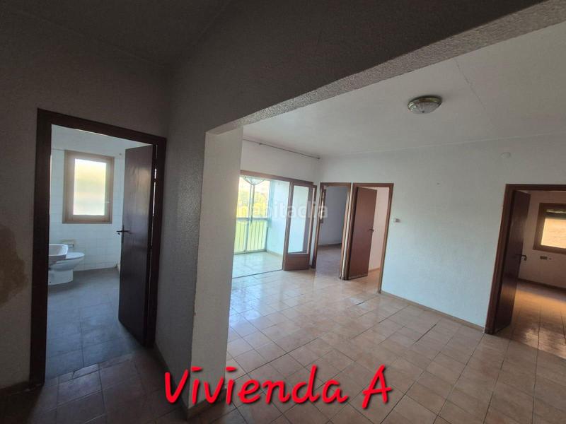 Foto 3cc6a2c1-253b-4597-b784-44430e40728b. Casa pareada casa adosada local y vivienda zona aytoderrocat en Petrer