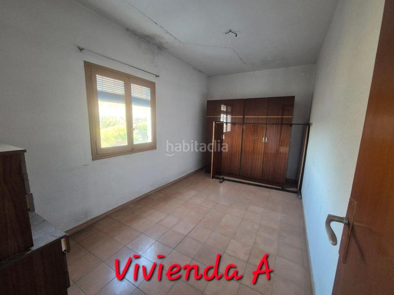 Foto aa94cd7e-38eb-4752-a773-e03c422cf4c4. Casa pareada casa adosada local y vivienda zona aytoderrocat en Petrer