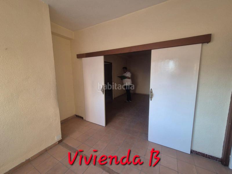 Foto d35ae147-a184-4717-b6b4-f4a414c1db8f. Casa pareada casa adosada local y vivienda zona aytoderrocat en Petrer
