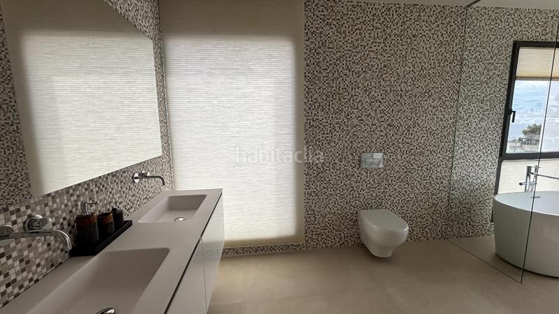 Foto 27eb06bb-b249-4dd5-aadf-b3f52fcd4249. Chalet avec chauffage parking piscine dans La Capellanía - El Higuerón Benalmádena