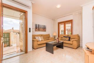 Maison jumelée à Playa Flamenca. Cerca del centro comercial la zenia