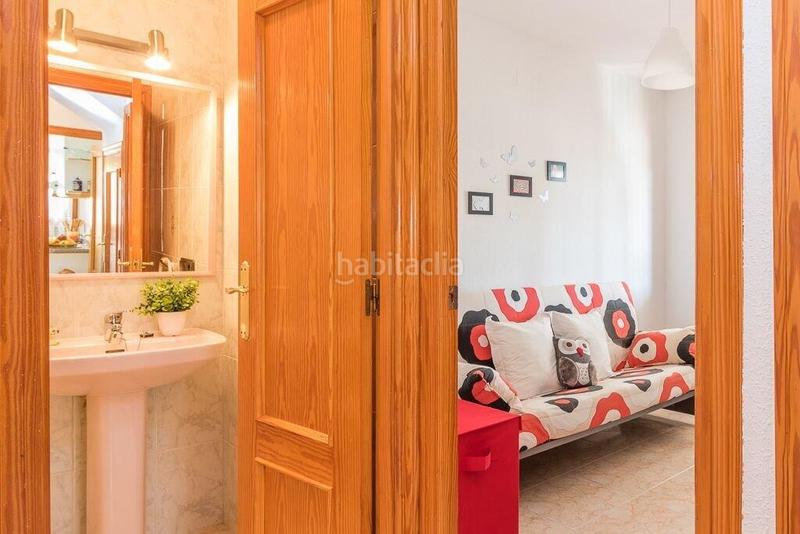 Foto b7b27b0a-b431-42c3-ad2c-f1fa6f095a72. Casa pareada cerca del centro comercial la zenia en Orihuela