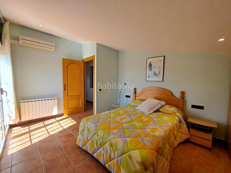 Foto 4ca9e1c2-821e-44d4-8243-7d65fd77ffc1. Chalet avec chauffage parking piscine dans Pallejà