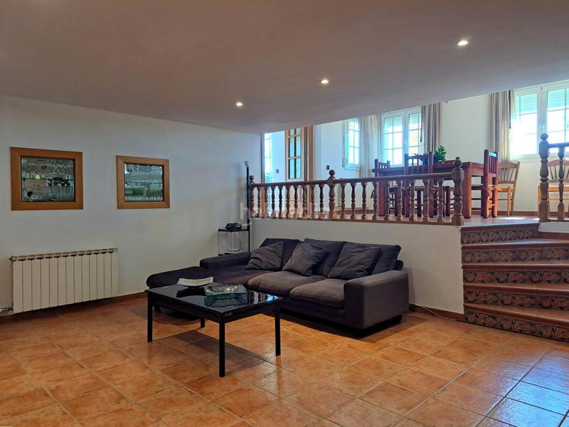 Foto 7e7acbde-8697-44ca-abd6-db5987dfb279. Chalet avec chauffage parking piscine dans Pallejà