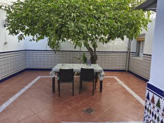 Casa aparellada a Andújar. Junto a corredera capuchinos