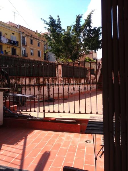 Foto 15e0a7b6-3cde-444b-bd12-77d97243d46d. Piso ample rambla canaletas en Gòtic Barcelona