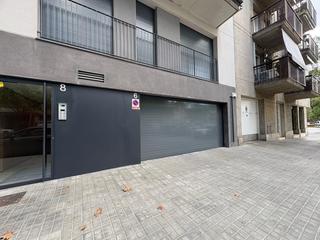 Autoparkplatz in Serra d'en Camaró. Junto parc catalunya