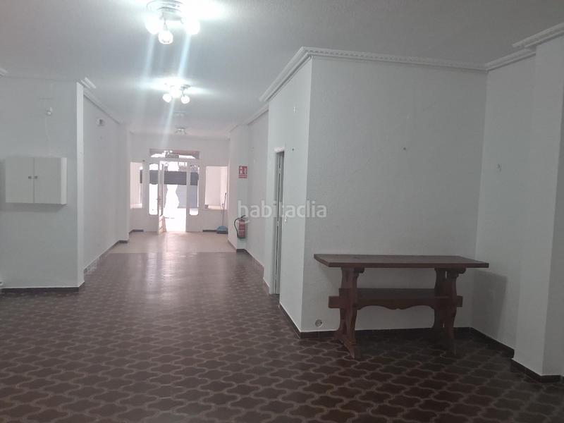 Foto 82447fc4-a359-4556-b873-f56a7210cbee. Lloguer local comercial a Baeza