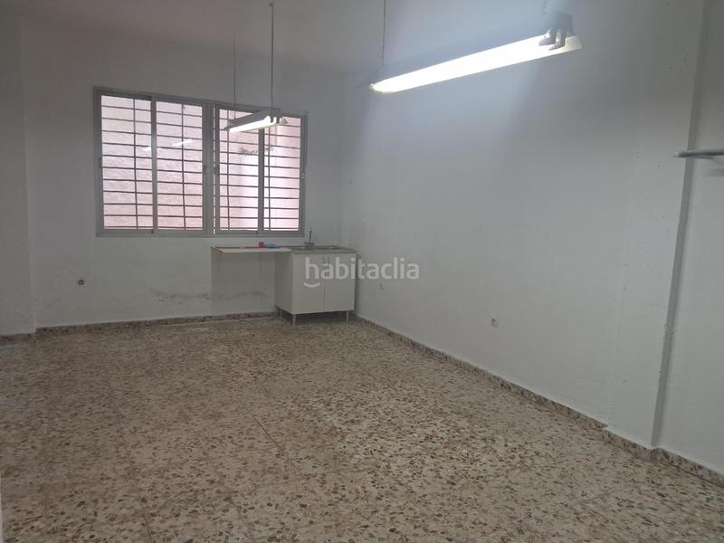 Foto f21bd236-6363-4140-b29e-20cac0cb0e61. Location local commercial dans Baeza