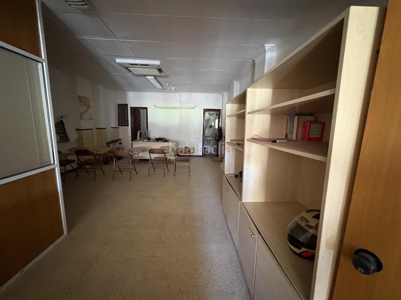 Foto ddd12e05-7f87-43ea-af49-8fdb0917f5a8. Local comercial enfrente estación tren en Can Deu Sabadell