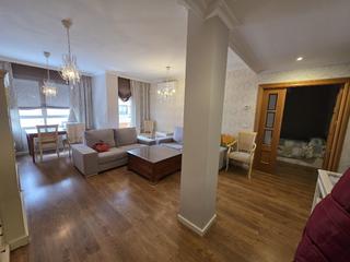 Apartamento en San Pablo. Iglesia del barrio de san pablo