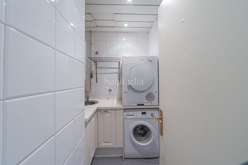 Foto 26ff43d4-9890-4023-9ce9-69cd071dc590. Etagenwohnung mit heizung in Raval Barcelona