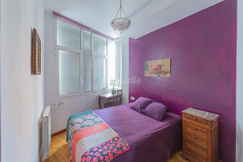 Foto 3af24bd9-4926-45fb-bc6d-d94229267779. Etagenwohnung mit heizung in Raval Barcelona