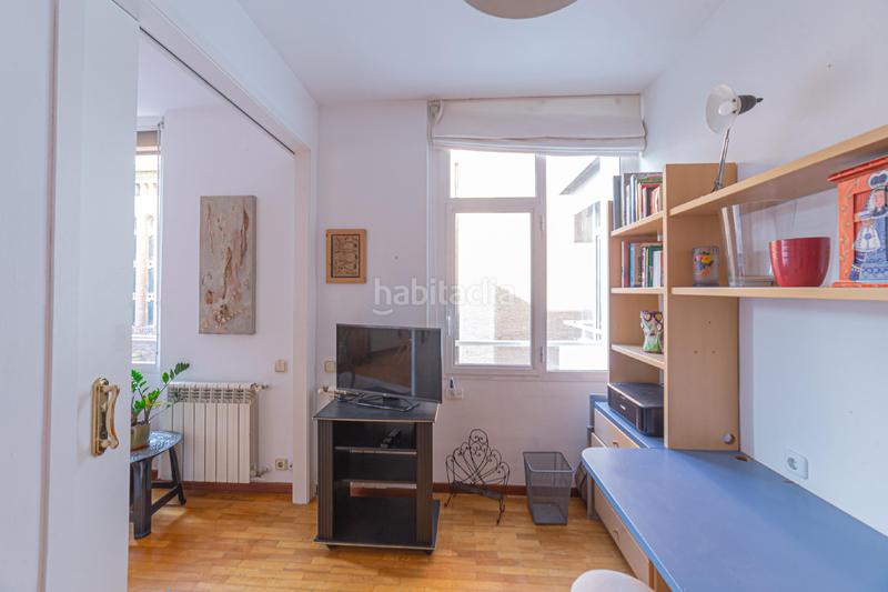 Foto 83c4882e-2ab0-46f1-853a-6f84b683fea4. Etagenwohnung mit heizung in Raval Barcelona