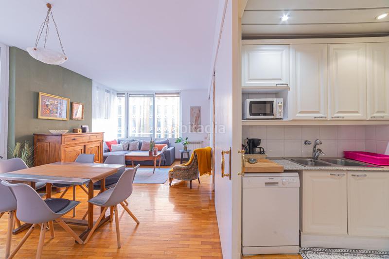 Foto d1ccfc3b-7596-451e-89ea-a6ccb1cd4b14. Etagenwohnung mit heizung in Raval Barcelona