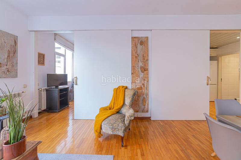 Foto e8b51d43-976b-4c86-b799-00f19cb0d6ab. Etagenwohnung mit heizung in Raval Barcelona