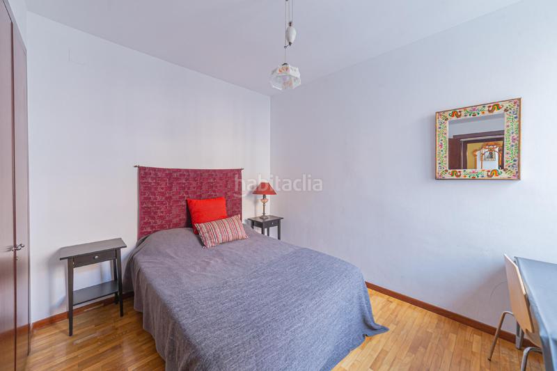 Foto f480c9fb-1e67-4ee2-a8d7-399067af4015. Etagenwohnung mit heizung in Raval Barcelona