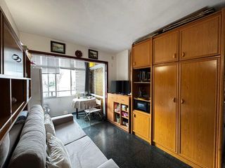 Apartament a Solymar. Estudio junto a puerto marina, a 7 min. de la playa.