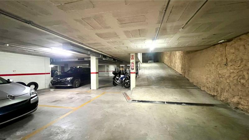 Foto ae061a5e-ff49-403b-ad43-3192a1aadac0. Car parking in Centre Mataró