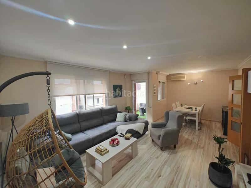 Foto 1baca192-b098-44c2-a588-318417281c24. Zweistöckige wohnung mit parking in Marianao Sant Boi de Llobregat