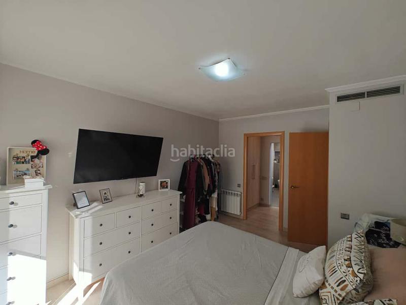 Foto c0515628-5994-4dda-8d37-f690b473f47b. Zweistöckige wohnung mit parking in Marianao Sant Boi de Llobregat